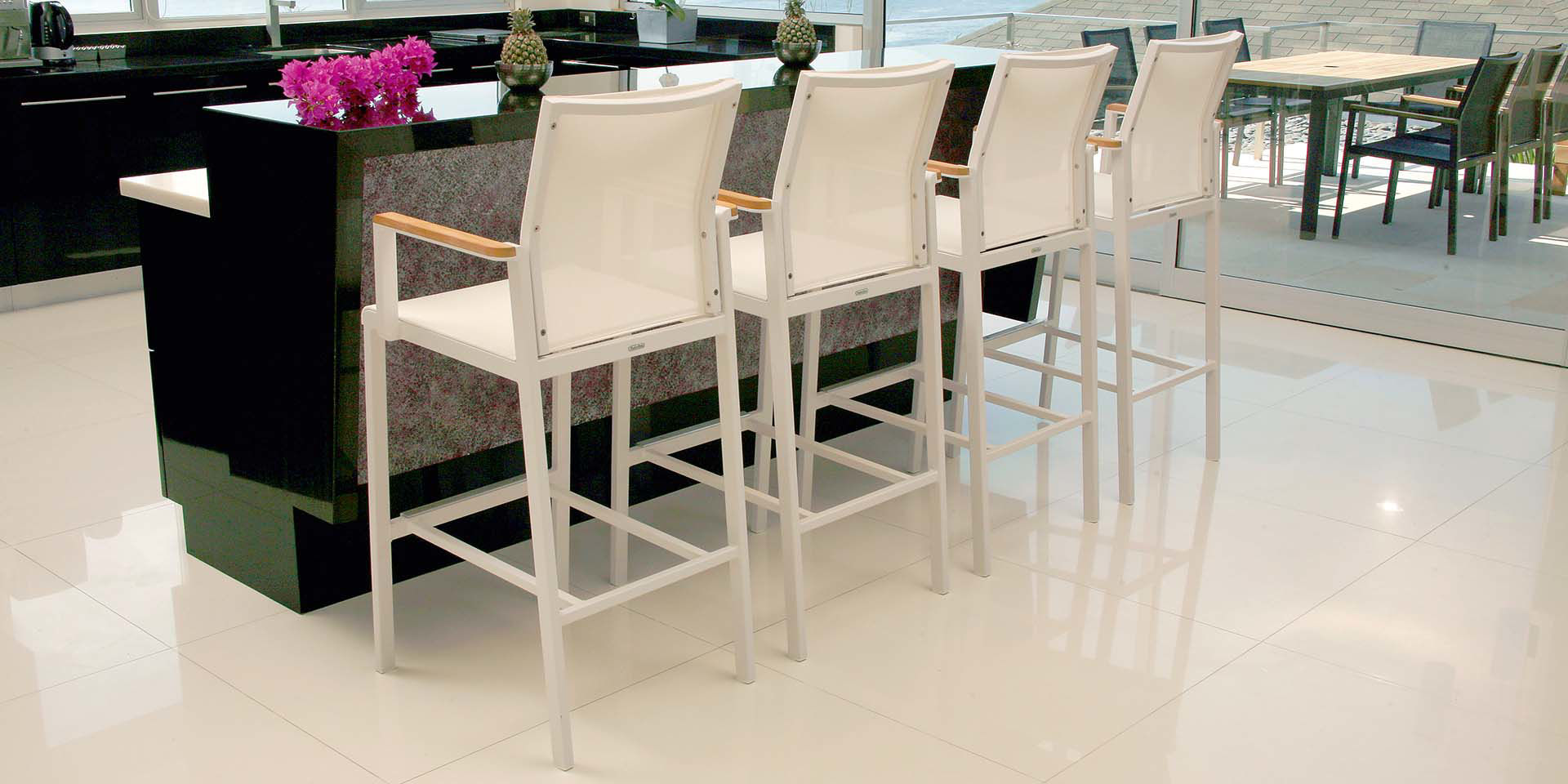 Barlow Tyrie Aura High Dining